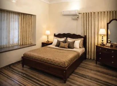 Luxury Bedroom - luxury home stay in thrissur